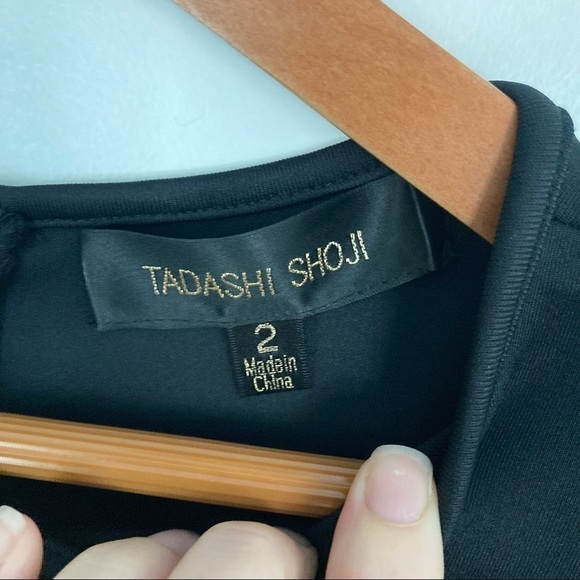 TADASHI SHOJI Sabi Gold Lace Metallic Short Sleeve Shift Dress - Picture 12 of 12